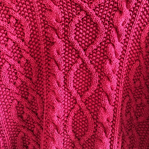 SOLD! 80s raspberry cable-knit boxy warm sweater - Picture 2 of 4